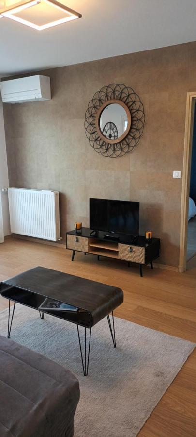 T2 Centre Ville, Soulages, Amphitheatre - Wifi Clim Balcon Parking Apartment *